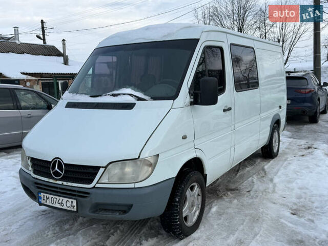 Белый Додж Спринтер, объемом двигателя 2.7 л и пробегом 400 тыс. км за 6000 $, фото 1 на Automoto.ua