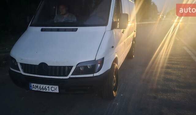 Белый Додж Спринтер, объемом двигателя 2.7 л и пробегом 650 тыс. км за 20000 $, фото 5 на Automoto.ua