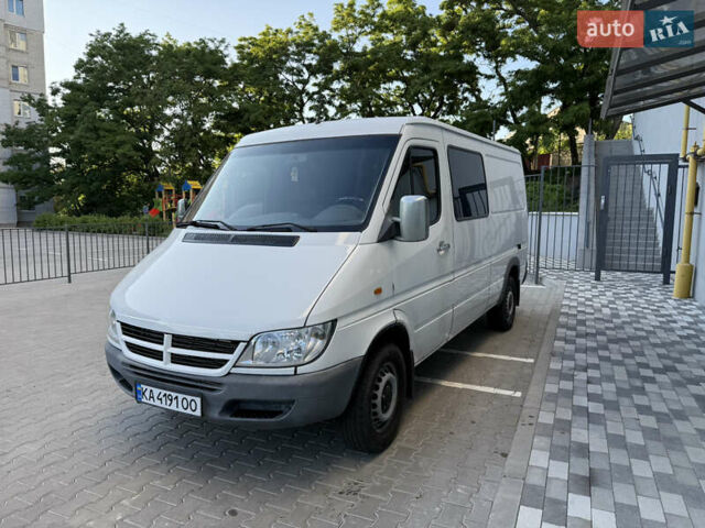 Додж Спринтер 2004 в Киеве на Automoto.ua Белый Додж Спринтер, объемом двигателя 2.69 л и пробегом 300 тыс. км за 7900 $, фото 3 на Automoto.ua