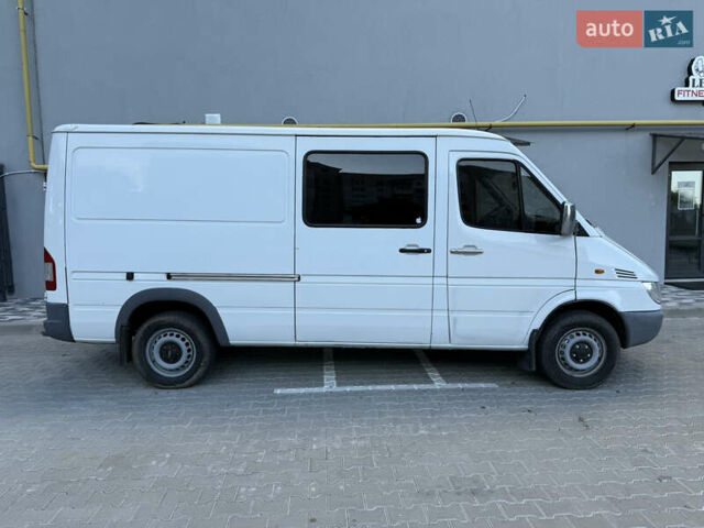 Додж Спринтер 2004 в Киеве на Automoto.ua Белый Додж Спринтер, объемом двигателя 2.69 л и пробегом 300 тыс. км за 7900 $, фото 7 на Automoto.ua