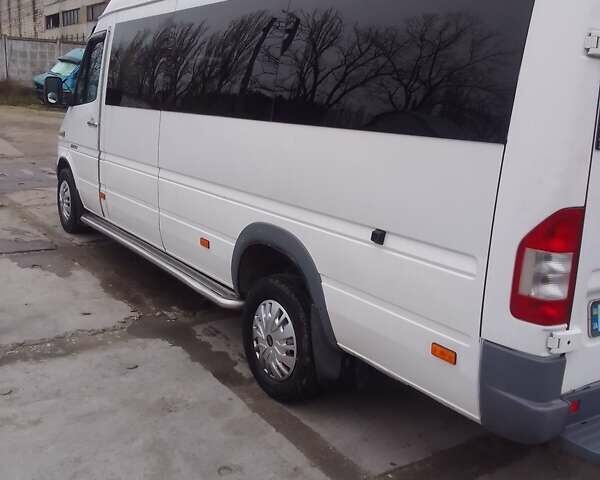 Белый Додж Спринтер, объемом двигателя 2.7 л и пробегом 830 тыс. км за 11300 $, фото 3 на Automoto.ua