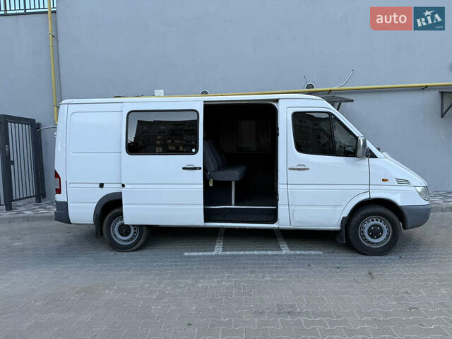 Додж Спринтер 2004 в Киеве на Automoto.ua Белый Додж Спринтер, объемом двигателя 2.69 л и пробегом 300 тыс. км за 7900 $, фото 6 на Automoto.ua
