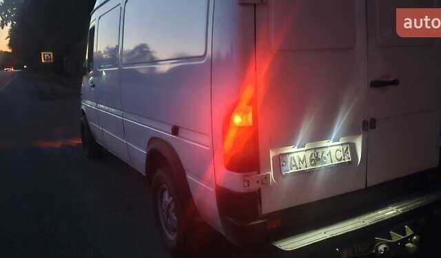 Белый Додж Спринтер, объемом двигателя 2.7 л и пробегом 650 тыс. км за 20000 $, фото 1 на Automoto.ua