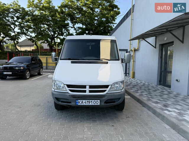 Додж Спринтер 2004 в Киеве на Automoto.ua Белый Додж Спринтер, объемом двигателя 2.69 л и пробегом 300 тыс. км за 7900 $, фото 2 на Automoto.ua