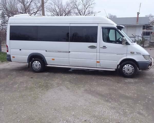 Белый Додж Спринтер, объемом двигателя 2.7 л и пробегом 830 тыс. км за 11300 $, фото 1 на Automoto.ua