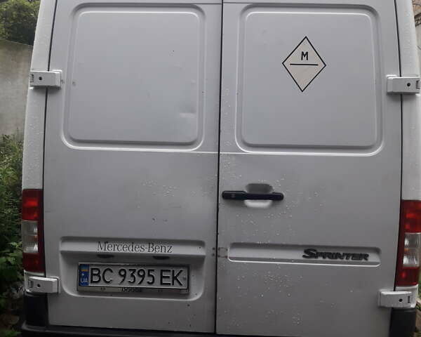 Белый Додж Спринтер, объемом двигателя 2.7 л и пробегом 173 тыс. км за 12000 $, фото 5 на Automoto.ua