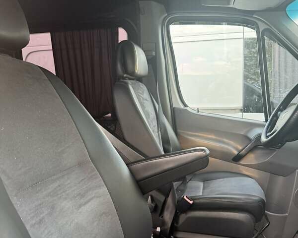 Білий Додж Спрінтер, об'ємом двигуна 3 л та пробігом 540 тис. км за 13500 $, фото 5 на Automoto.ua