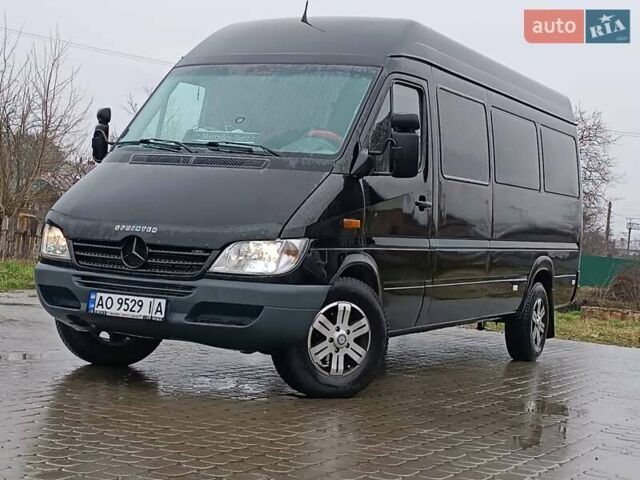 Черный Додж Спринтер, объемом двигателя 2.69 л и пробегом 800 тыс. км за 385000 $, фото 3 на Automoto.ua