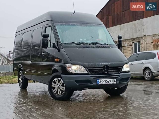 Черный Додж Спринтер, объемом двигателя 2.69 л и пробегом 800 тыс. км за 385000 $, фото 2 на Automoto.ua