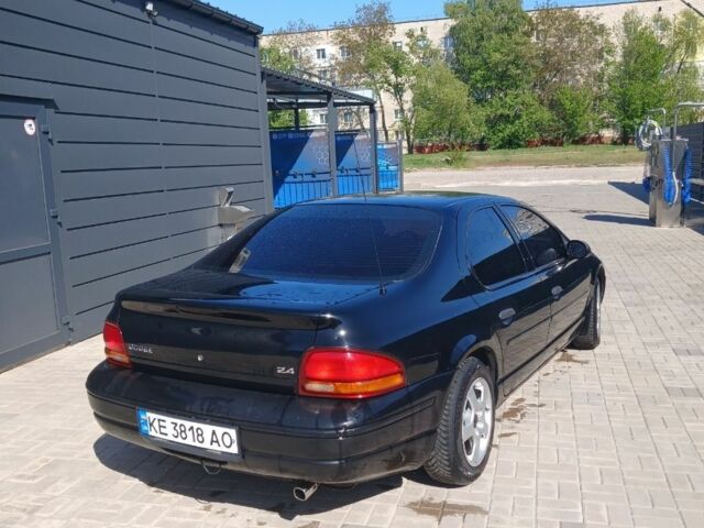 Черный Додж Стратус, объемом двигателя 2.4 л и пробегом 260 тыс. км за 2400 $, фото 2 на Automoto.ua