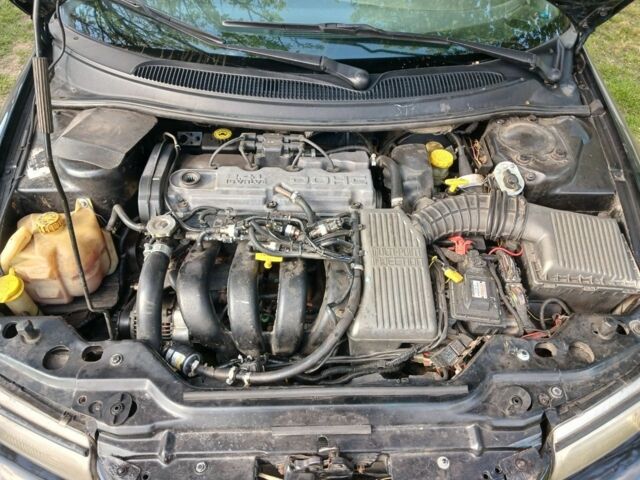 Черный Додж Стратус, объемом двигателя 2.4 л и пробегом 260 тыс. км за 2400 $, фото 6 на Automoto.ua