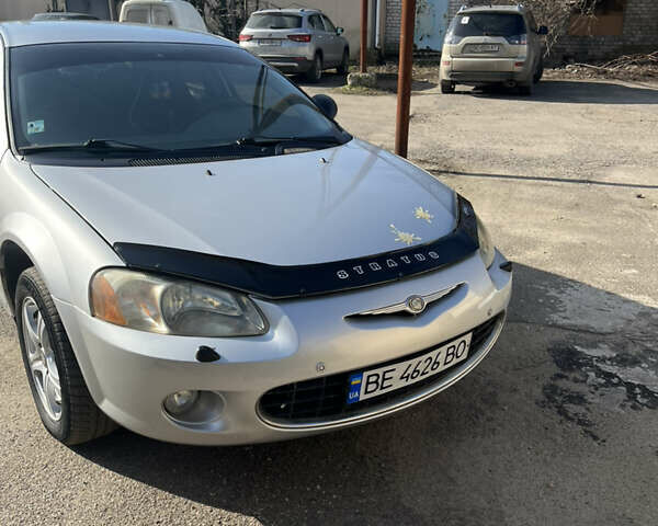 Серый Додж Стратус, объемом двигателя 2.4 л и пробегом 215 тыс. км за 3500 $, фото 1 на Automoto.ua
