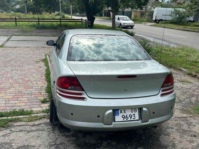 Серый Додж Стратус, объемом двигателя 2.4 л и пробегом 177 тыс. км за 2700 $, фото 4 на Automoto.ua