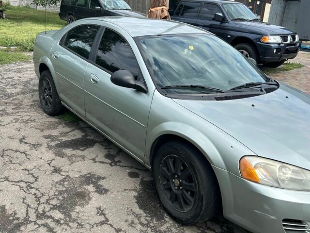 Серый Додж Стратус, объемом двигателя 2.4 л и пробегом 177 тыс. км за 2700 $, фото 2 на Automoto.ua