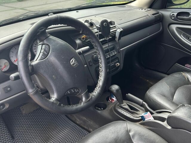 Серый Додж Стратус, объемом двигателя 2.4 л и пробегом 177 тыс. км за 2700 $, фото 5 на Automoto.ua