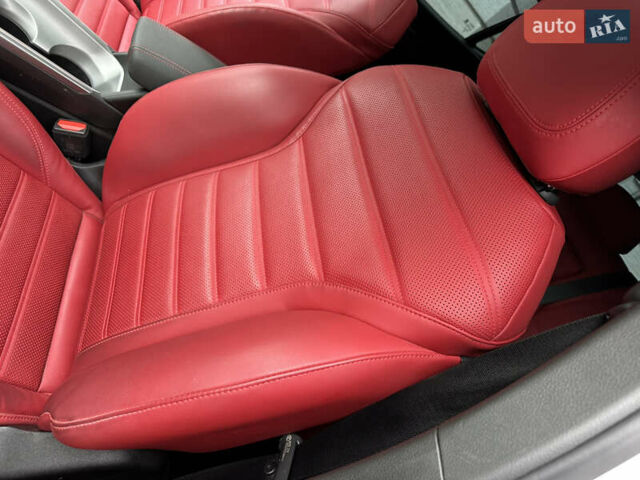 Белый Додж Hornet, объемом двигателя 2 л и пробегом 4 тыс. км за 25150 $, фото 94 на Automoto.ua