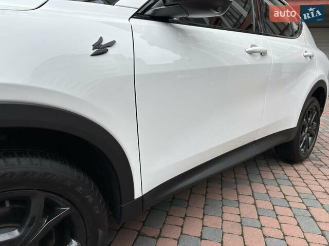 Белый Додж Hornet, объемом двигателя 2 л и пробегом 4 тыс. км за 25150 $, фото 159 на Automoto.ua