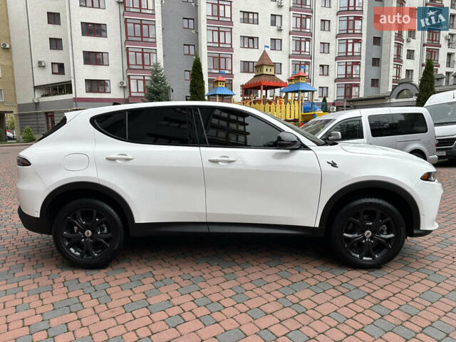 Белый Додж Hornet, объемом двигателя 2 л и пробегом 4 тыс. км за 25150 $, фото 139 на Automoto.ua