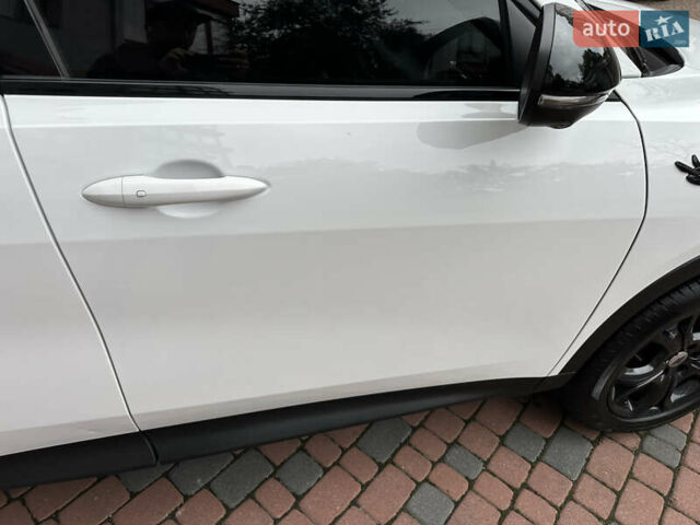 Белый Додж Hornet, объемом двигателя 2 л и пробегом 4 тыс. км за 25150 $, фото 110 на Automoto.ua