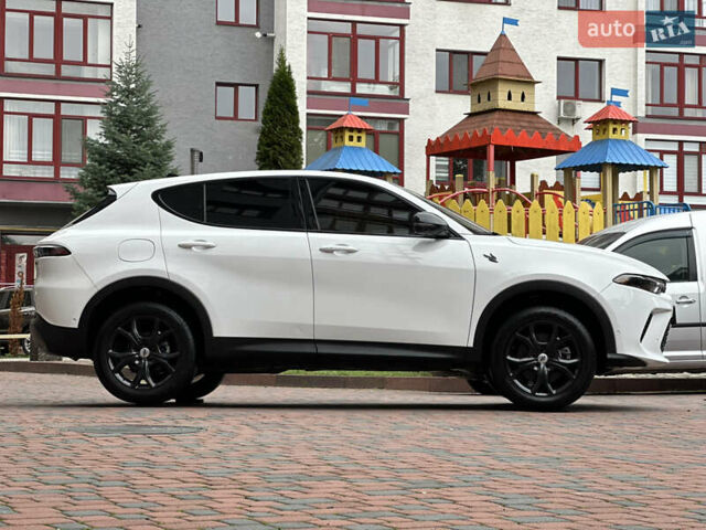 Белый Додж Hornet, объемом двигателя 2 л и пробегом 4 тыс. км за 25150 $, фото 190 на Automoto.ua