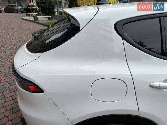 Белый Додж Hornet, объемом двигателя 2 л и пробегом 4 тыс. км за 25150 $, фото 112 на Automoto.ua