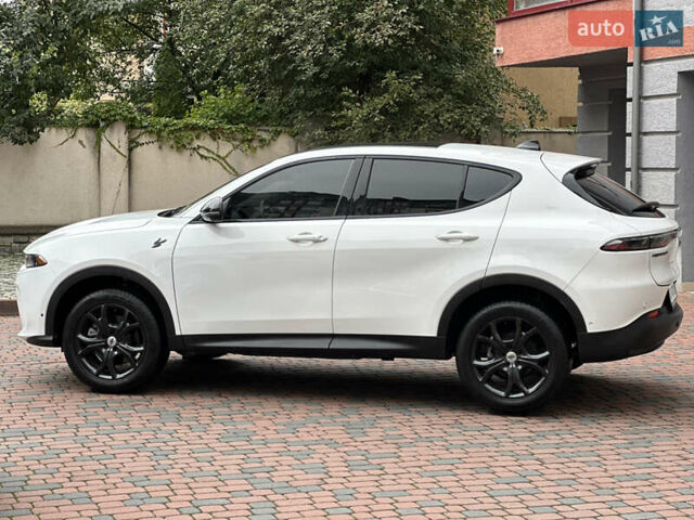 Белый Додж Hornet, объемом двигателя 2 л и пробегом 4 тыс. км за 25150 $, фото 10 на Automoto.ua