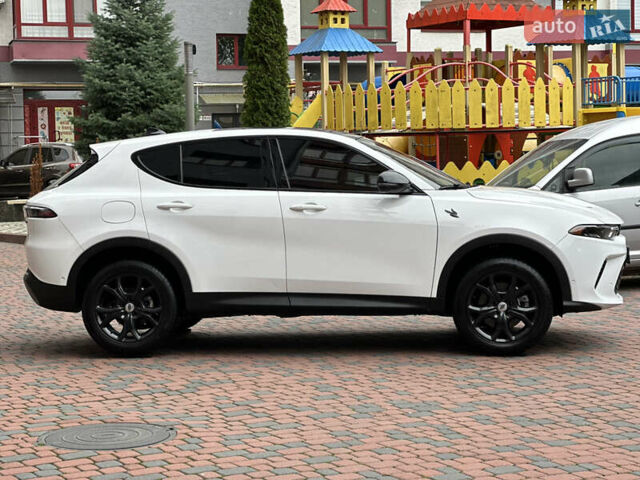 Белый Додж Hornet, объемом двигателя 2 л и пробегом 4 тыс. км за 25150 $, фото 6 на Automoto.ua