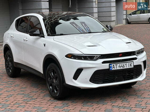 Белый Додж Hornet, объемом двигателя 2 л и пробегом 4 тыс. км за 25150 $, фото 2 на Automoto.ua