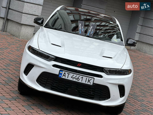 Белый Додж Hornet, объемом двигателя 2 л и пробегом 4 тыс. км за 25150 $, фото 1 на Automoto.ua