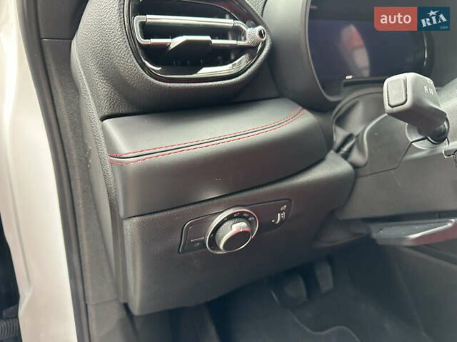 Белый Додж Hornet, объемом двигателя 2 л и пробегом 4 тыс. км за 25150 $, фото 82 на Automoto.ua