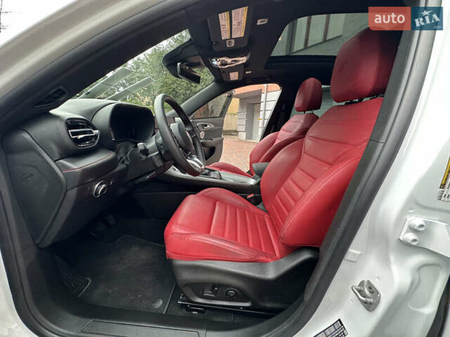 Белый Додж Hornet, объемом двигателя 2 л и пробегом 4 тыс. км за 25150 $, фото 77 на Automoto.ua
