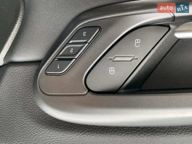 Черный Додж Hornet, объемом двигателя 2 л и пробегом 28 тыс. км за 24900 $, фото 13 на Automoto.ua