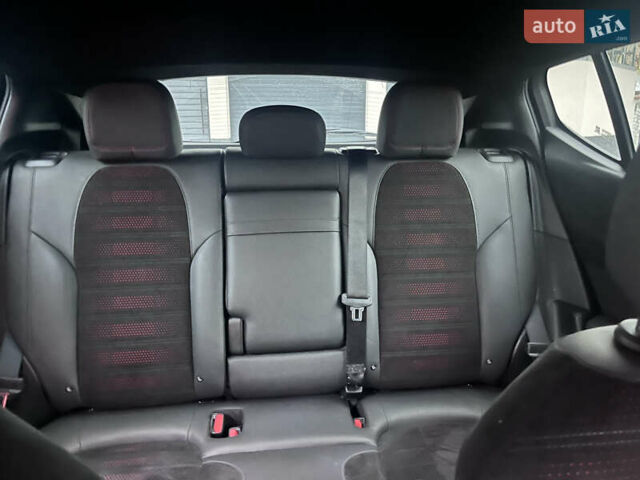 Чорний Додж Hornet, об'ємом двигуна 0 л та пробігом 15 тис. км за 28000 $, фото 15 на Automoto.ua