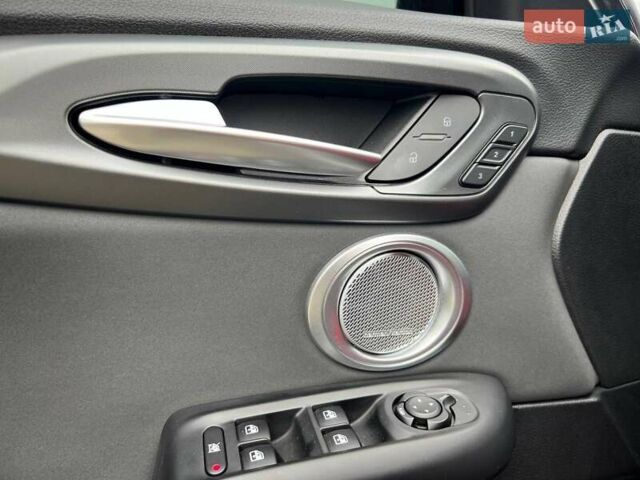 Серый Додж Hornet, объемом двигателя 2 л и пробегом 20 тыс. км за 26999 $, фото 26 на Automoto.ua