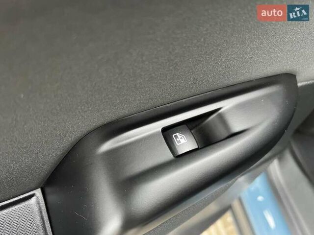 Синій Додж Hornet, об'ємом двигуна 1.3 л та пробігом 10 тис. км за 29990 $, фото 37 на Automoto.ua