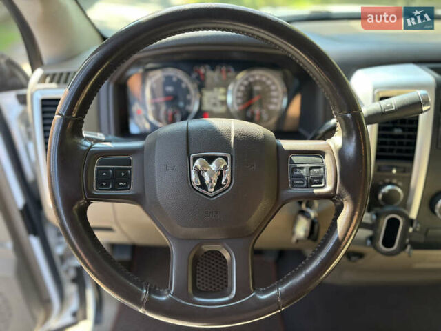 Белый Додж RAM 1500, объемом двигателя 5.7 л и пробегом 78 тыс. км за 19900 $, фото 11 на Automoto.ua