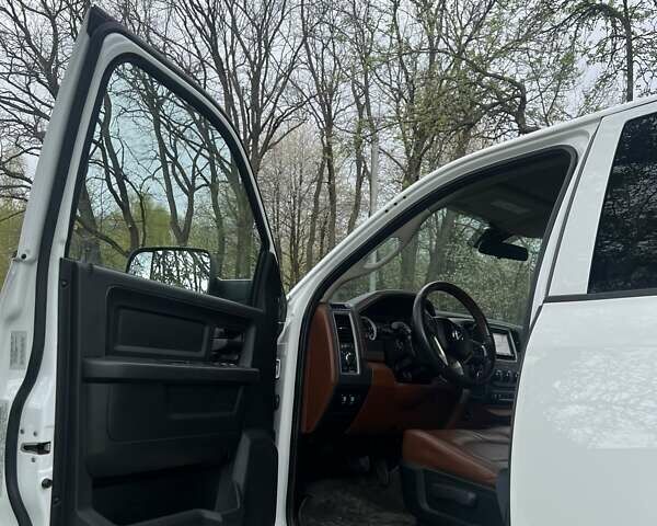 Белый Додж RAM 1500, объемом двигателя 2.99 л и пробегом 167 тыс. км за 33000 $, фото 17 на Automoto.ua