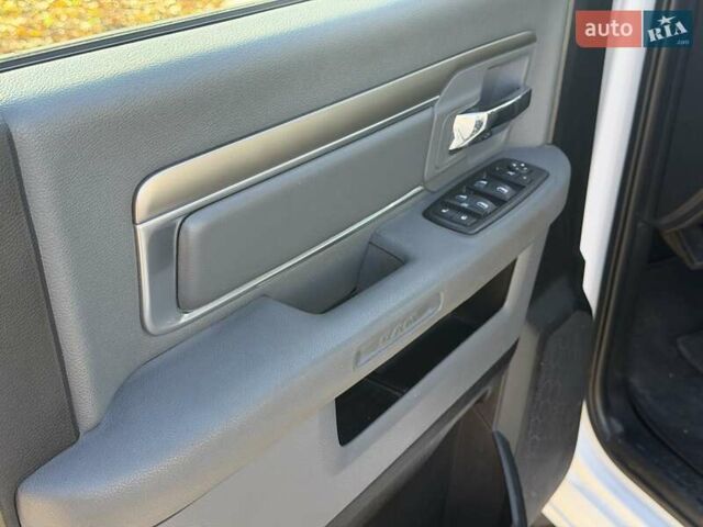 Белый Додж RAM 1500, объемом двигателя 2.99 л и пробегом 220 тыс. км за 24500 $, фото 31 на Automoto.ua