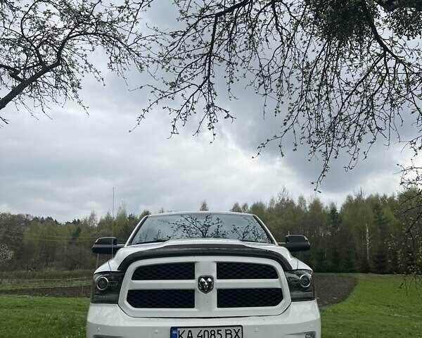 Белый Додж RAM 1500, объемом двигателя 2.99 л и пробегом 167 тыс. км за 33000 $, фото 1 на Automoto.ua