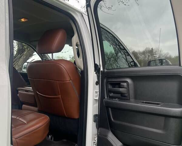 Белый Додж RAM 1500, объемом двигателя 2.99 л и пробегом 167 тыс. км за 33000 $, фото 14 на Automoto.ua