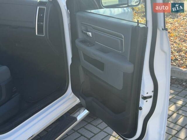 Белый Додж RAM 1500, объемом двигателя 2.99 л и пробегом 220 тыс. км за 24500 $, фото 14 на Automoto.ua