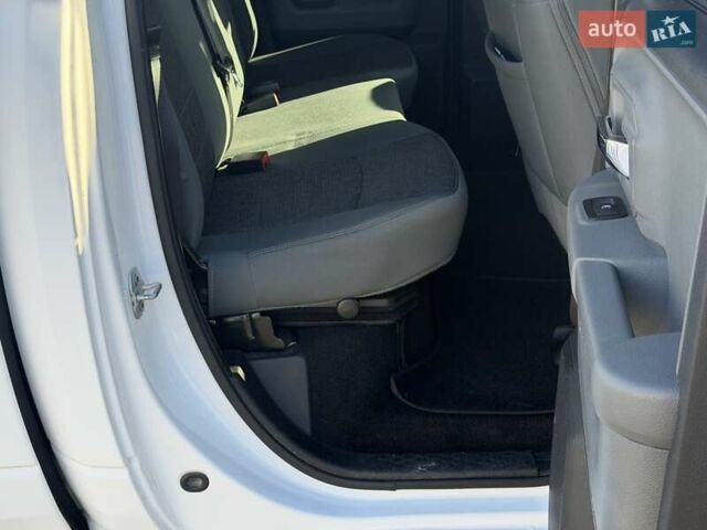 Белый Додж RAM 1500, объемом двигателя 2.99 л и пробегом 220 тыс. км за 24500 $, фото 17 на Automoto.ua