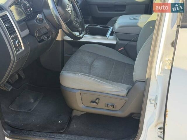 Белый Додж RAM 1500, объемом двигателя 2.99 л и пробегом 220 тыс. км за 24500 $, фото 32 на Automoto.ua