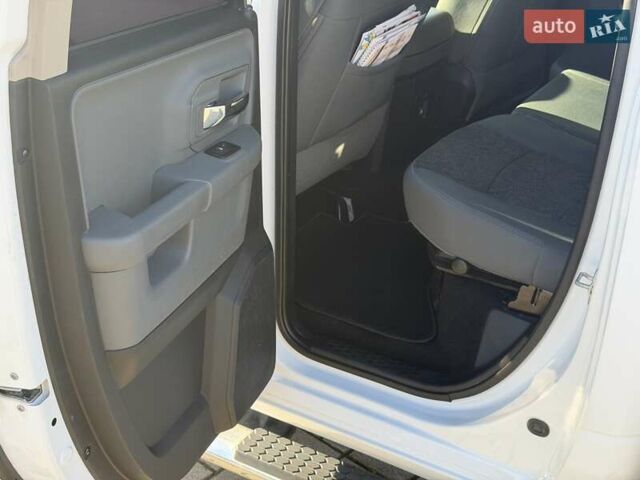 Белый Додж RAM 1500, объемом двигателя 2.99 л и пробегом 220 тыс. км за 24500 $, фото 24 на Automoto.ua