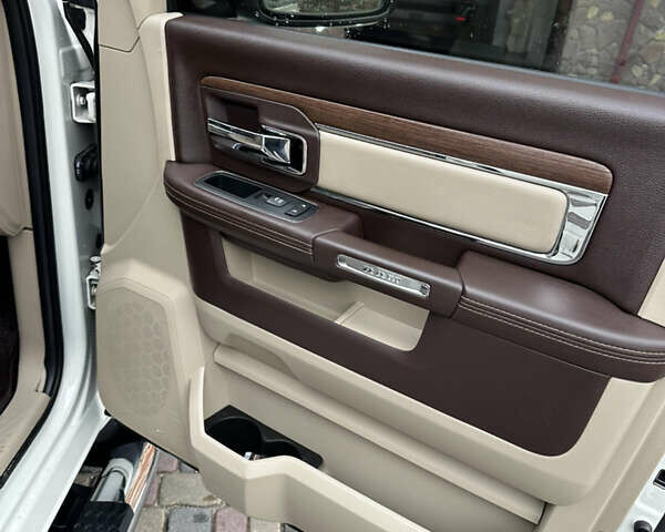 Белый Додж RAM 1500, объемом двигателя 3 л и пробегом 210 тыс. км за 35777 $, фото 8 на Automoto.ua