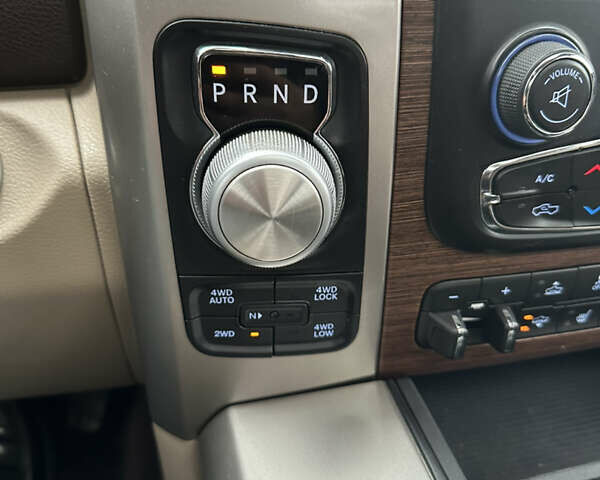 Белый Додж RAM 1500, объемом двигателя 3 л и пробегом 210 тыс. км за 35777 $, фото 17 на Automoto.ua