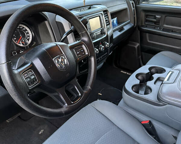 Белый Додж RAM 1500, объемом двигателя 5.7 л и пробегом 172 тыс. км за 26500 $, фото 4 на Automoto.ua