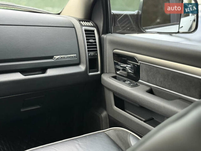 Белый Додж RAM 1500, объемом двигателя 5.66 л и пробегом 150 тыс. км за 40000 $, фото 38 на Automoto.ua