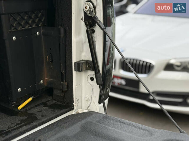 Белый Додж RAM 1500, объемом двигателя 5.66 л и пробегом 150 тыс. км за 40000 $, фото 18 на Automoto.ua