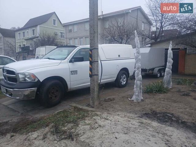 Белый Додж RAM 1500, объемом двигателя 5.65 л и пробегом 241 тыс. км за 17300 $, фото 19 на Automoto.ua